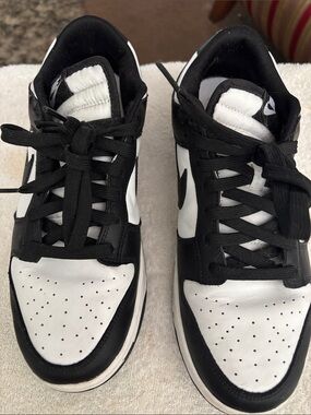 Nike Men’s Black & White Low-Top Sneakers